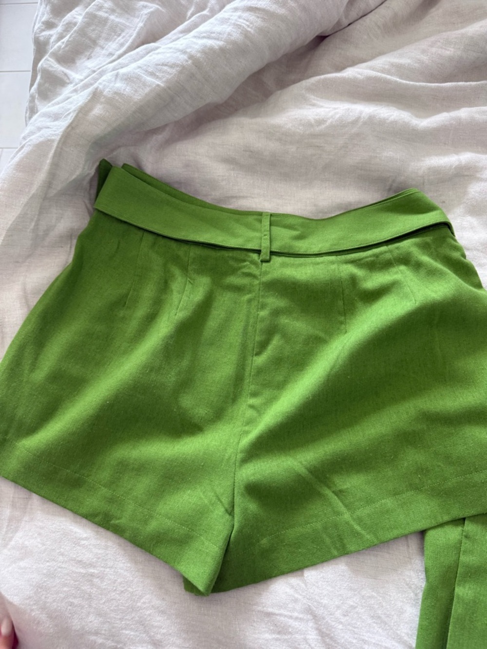 Meshki Green Collared Sleeveless Top and Shorts - Picture 7 of 8